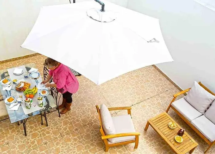 Waters House Apartment